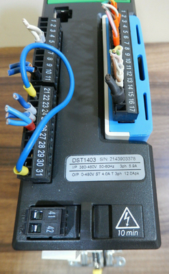 3098-0059 EMERSON Control Techniques Servoantrieb/Servosteuerung 3-PHASIG 380-480 VAC 50/60 HZ