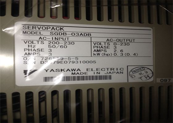 Yaskawa SGDB-03ADG AC SERVOVERSTÄRKER 200-230V 3A 0,3KW 3 PHASEN