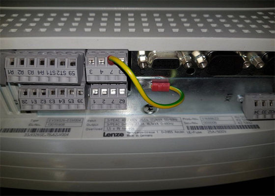 Lenze EVS9326-ESV004 SERVO CONTROLLER 400/480 VAC 11 KW (14,75 PS) SERVO INVERTER