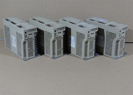 Neue Yaskawa Servo-Antriebe SGD-02AH Arbeitsleistung 200W In Original-Box Neues