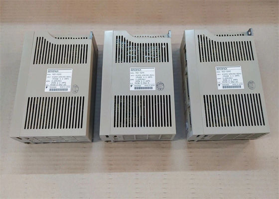 Yaskawa Elektrische SGD-02AS Servo Antriebe neu in Originalbox 200W