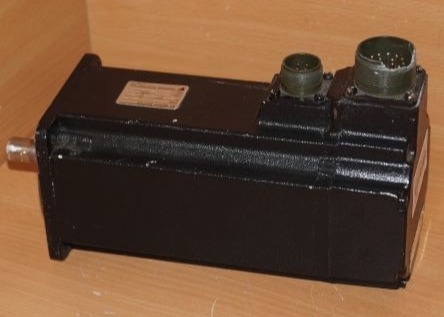 YASKAWA USAGED-03C22K AC-Servomotor 300 W 8192 PPR Inkrementalgeber