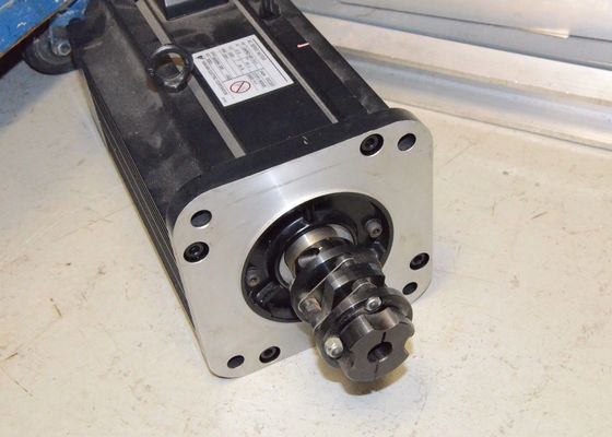 Japan Yaskawa USAMED-20-TV11 Servomotor 2,0 kW im Originalkästchen