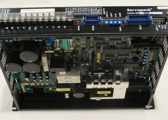 Yaskawa CACR-SR02-AD1-FR Brandneue Servomotor Ausrüstung 200V Spannung