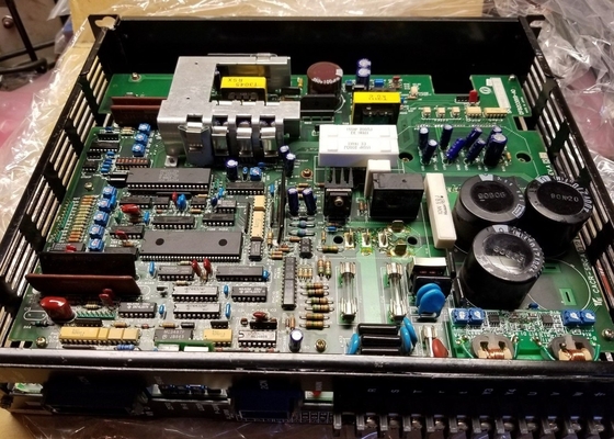 Yaskawa CACR-SR02-AD1-FR Brandneue Servomotor Ausrüstung 200V Spannung