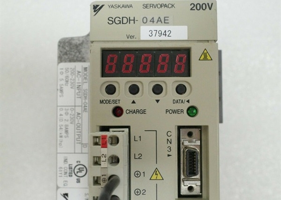 YASKAWA SGDH-04AE Industrieller Servoantrieb 200-230 VAC 50 / 60 Hz 30 Watt 55 Kw