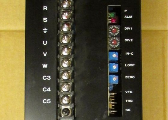 ELEKTRISCHE CACR-05-TF2ER-BF SERVO-ANTRIEB SERVOPACK YASKAWA industrielle Servo-Antriebe