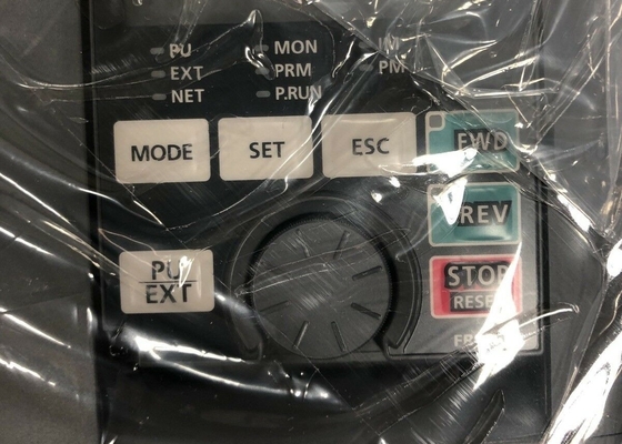 Mitsubishi FR-A820-01870-E160 230 V 115 A 3 Phasen Eingang 3 Phasen Ausgang 60 PS