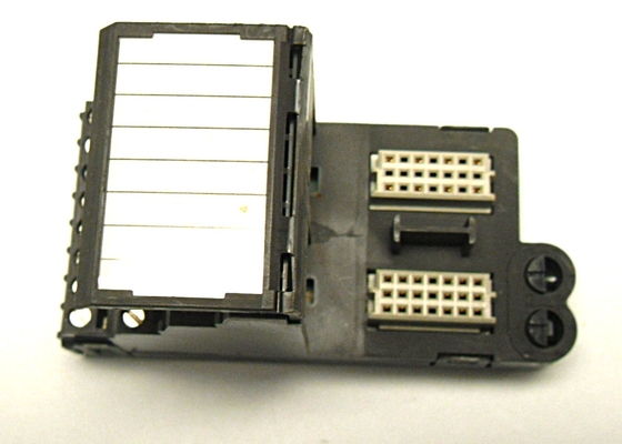 EMERSON KJ4001X1-CJ1 32-Kanal-Klemmenblock 30 VDC 1 mm Spitze 150 Hz