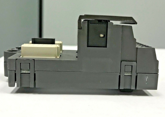 Eingabeeinheit 8CH 24VDC EMERSON VE4002S1T1B2 lokalisierte mit Verteiler