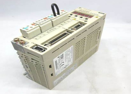 Yaskawa SGDP-04APA Digitaler AC-Servoantrieb unterstützt Inkremental- und Absolutwertgeber