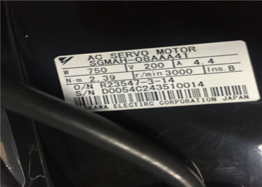 Drip - Proof Industrial Servo Motor Reverse Connection 2.39Nm Rated Torque SGMAH-08AAA41