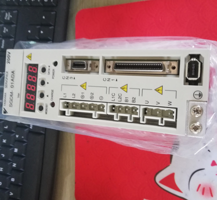 YASKAWA Servo Drive SGDM-01ADA for sale 200V 2/3 Phase 0.10KW Original New In Box