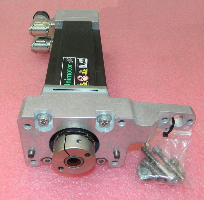 070UDD200XBCRA078140-SHPA ist neue Vorlage, Schwarzes Hauptfarbe, Steuerungstechniken Emerson Unimotor Servo Motor.