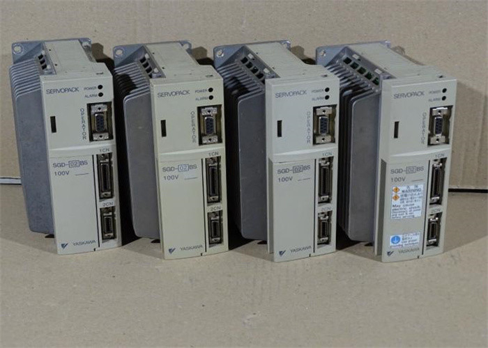 Neue Yaskawa Servo-Antriebe SGD-02AH Arbeitsleistung 200W In Original-Box Neues