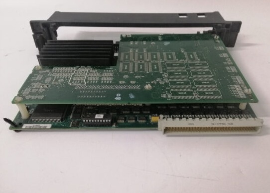 GE Fanuc IC697CPX935 I/O-Modul 96 MHz 32-Bit Gleitkomma 1 MByte schneller Speicher