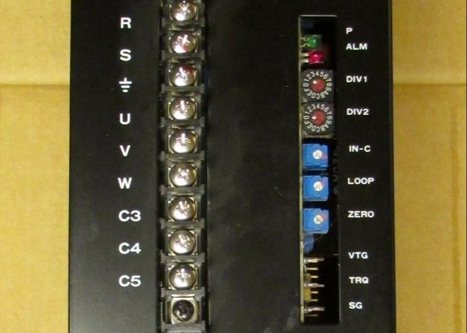 ELEKTRISCHE CACR-05-TF2ER-BF SERVO-ANTRIEB SERVOPACK YASKAWA industrielle Servo-Antriebe