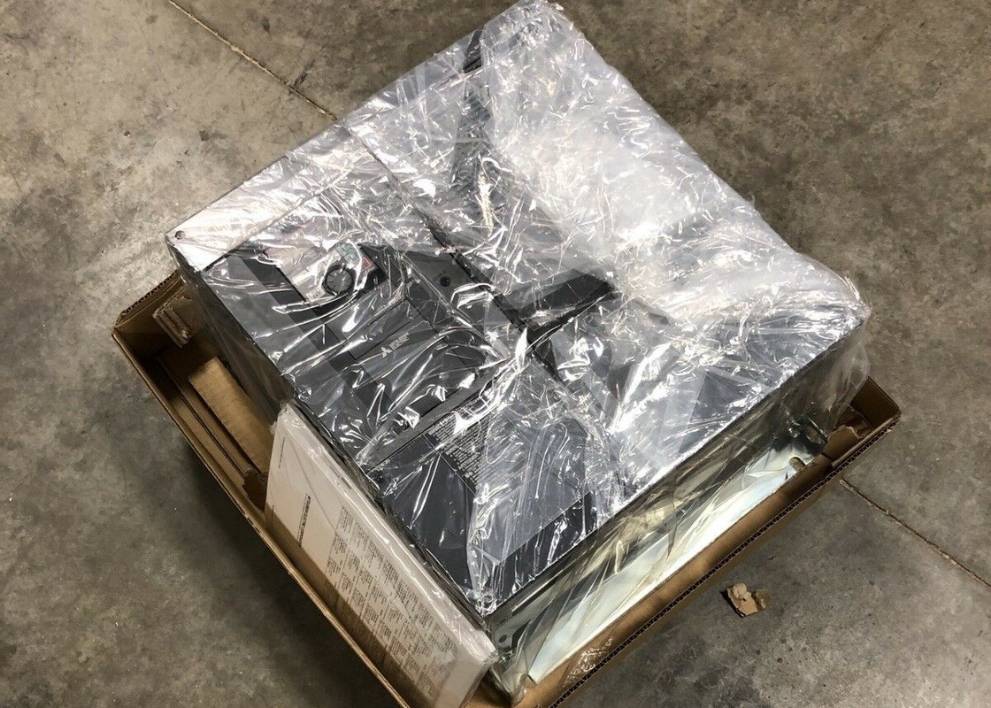 Mitsubishi FR-A820-01870-E160 230 V 115 A 3 Phasen Eingang 3 Phasen Ausgang 60 PS