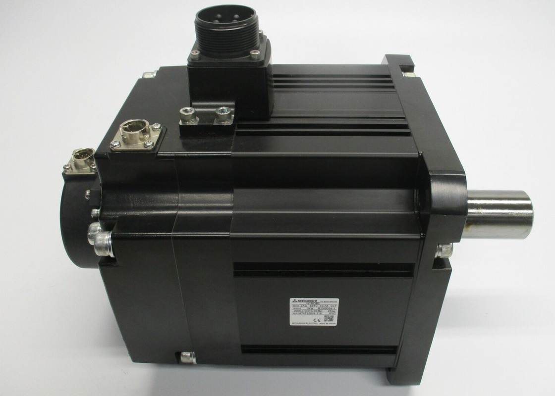 SERVOmotor Mitsubishis HF303BS-A48 12,7 Ampere 3 Kilowatt 2000 U/min 184 V der PHASEN-3